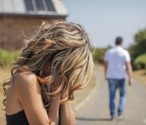 superar el apego emocional con hipnosis